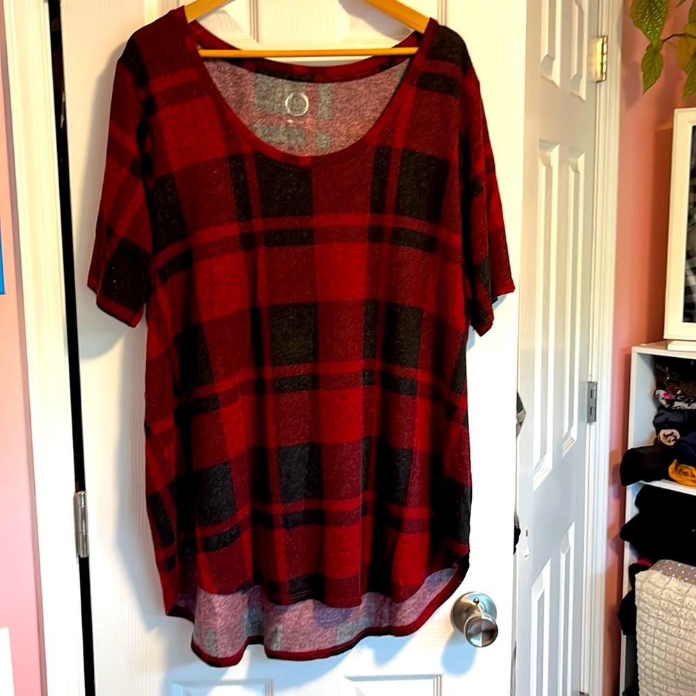 24/7 by Maurice’s, size 1x black and red plaid shirt